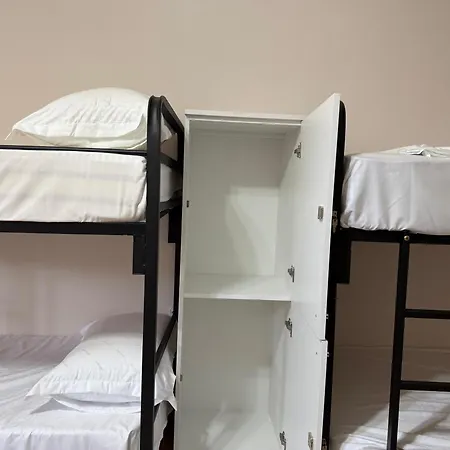 Vandrerhjem Alina Tirana