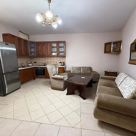 Vandrerhjem Alina Tirana