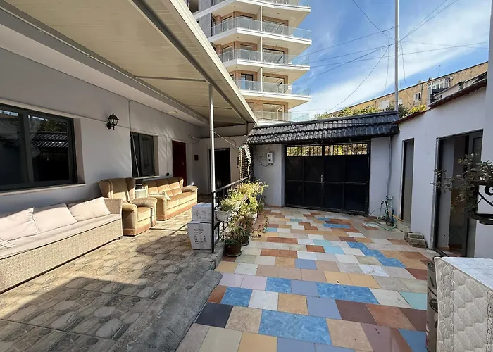 Alina بيت شباب تيرانا