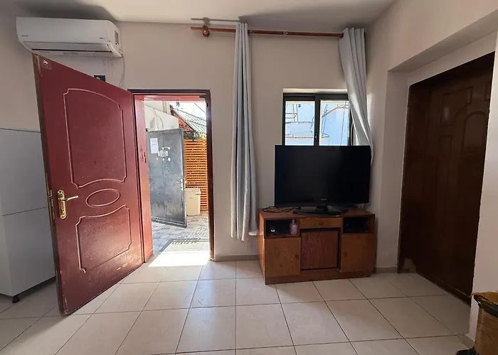 Alina بيت شباب