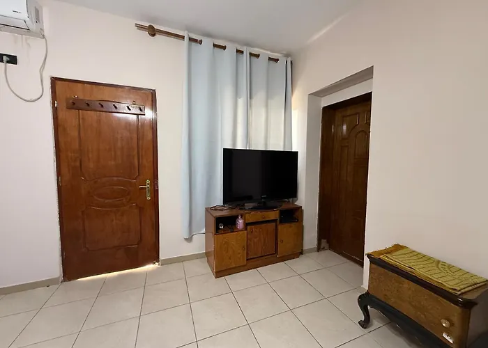 بيت شباب Alina