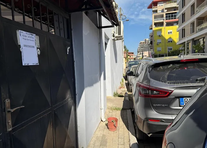 بيت شباب Alina